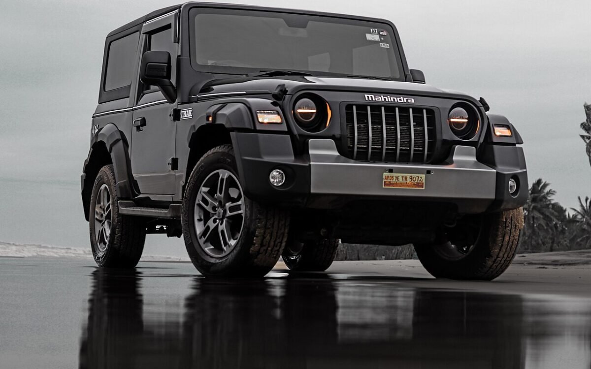 Mahindra Splits the Thar Roxx Line-Up: Diesel-Auto Now Cheaper by ₹1.2 Lakh